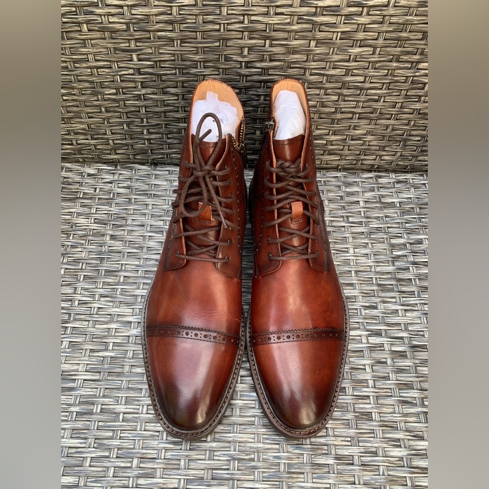 Curatore Lace Up Leather Boots NWT Size 11